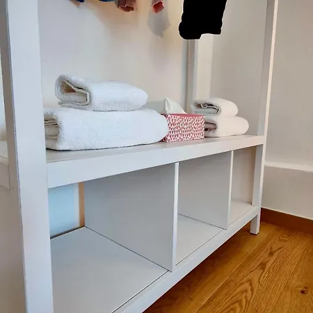 아파트 One Apartment's Albertsplatz - Design, Altbau & Zentral