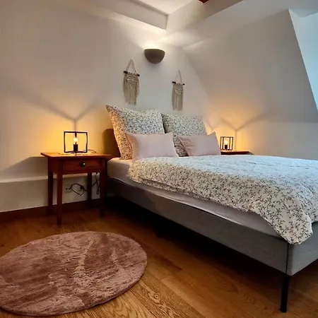 One Zentrales Design-altbau-apartment 아파트 코부르크