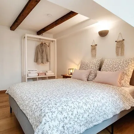 One Zentrales Design-altbau-apartment 아파트 코부르크